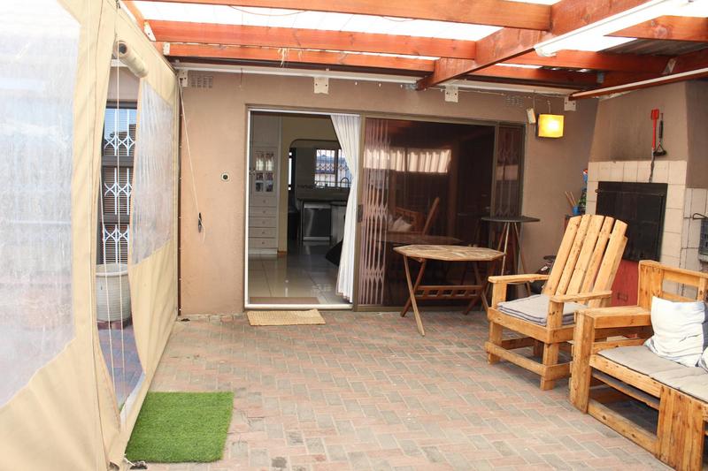 3 Bedroom Property for Sale in Glen Lilly Western Cape